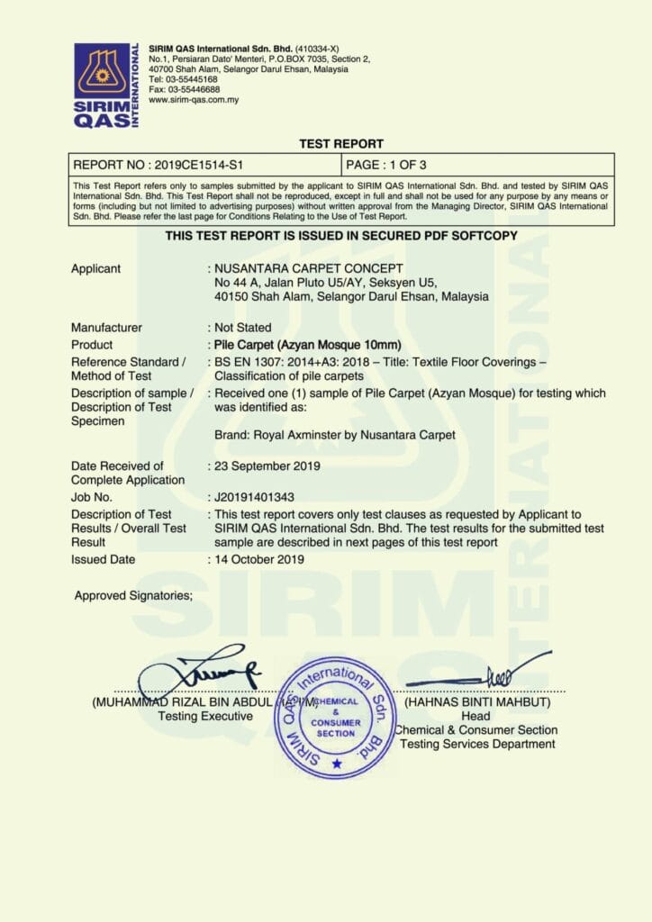 Dokumen rasmi helaian pertama laporan ujian SIRIM QAS International bertajuk Test Report nombor 2019CE1514-S1 bertarikh 14 Oktober 2019 bagi produk Pile Carpet Azyan Mosque 10mm di bawah jenama Royal Axminster by Nusantara Carpet, lengkap dengan tanda tangan Muhammad Rizal Bin Abdul Rahman selaku Testing Executive serta Hahnas Binti Mahbut selaku Head Chemical and Consumer Section berserta cop biru bulat SIRIM QAS International Sdn Bhd di bahagian bawah