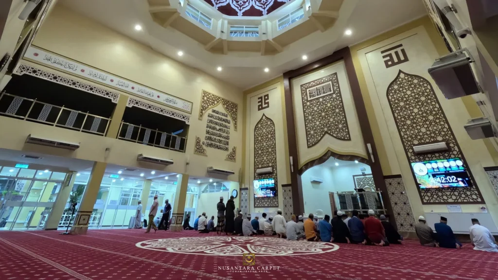 Suasana ruang solat Masjid Sentosa Teras Jernang