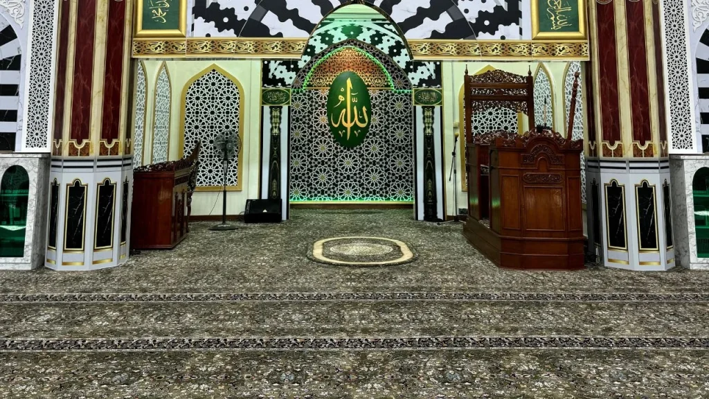 Hasil kerja pemasangan karpet di Surau Khalid Al Walid IPK Selangor