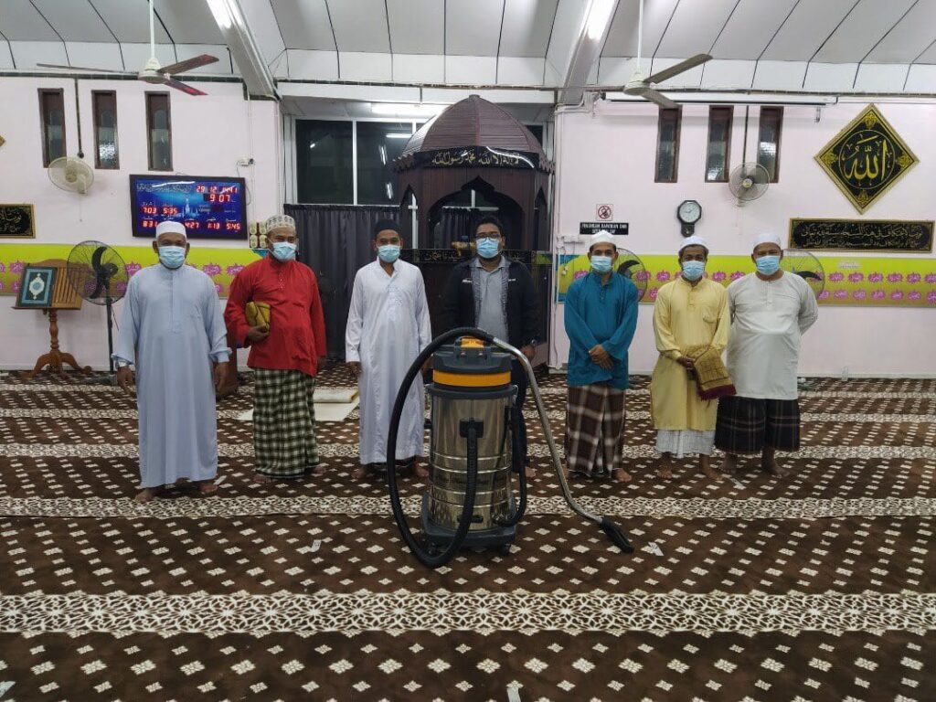 Karpet Premium Di MASJID PAGAR UBI Selepas Pasang Karpet