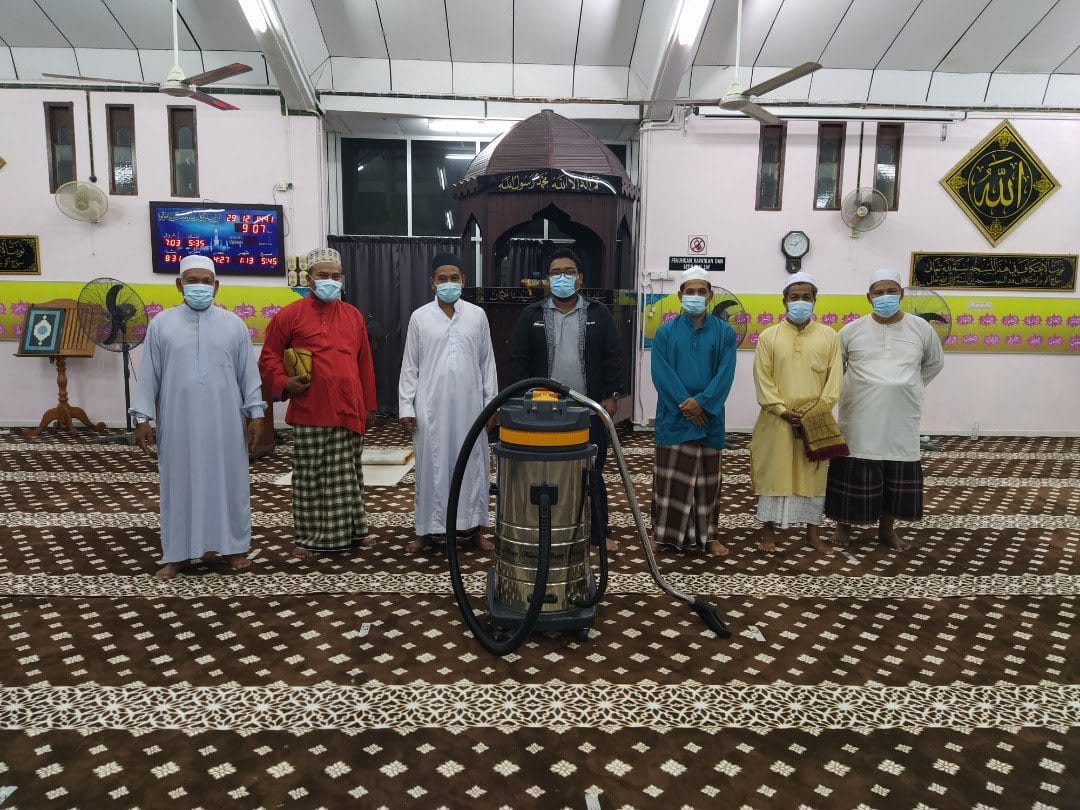 Karpet Premium Di MASJID PAGAR UBI Selepas Pasang Karpet