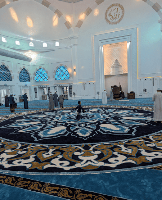 Karpet Masjid Iskandar Bandar Dato Onn bercorak custom made yang berwarna biru