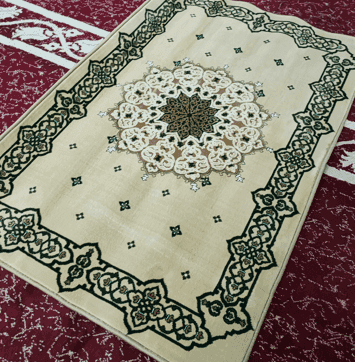 Karpet Premium Warna Merah di Masjid Nurul Jannah Meru