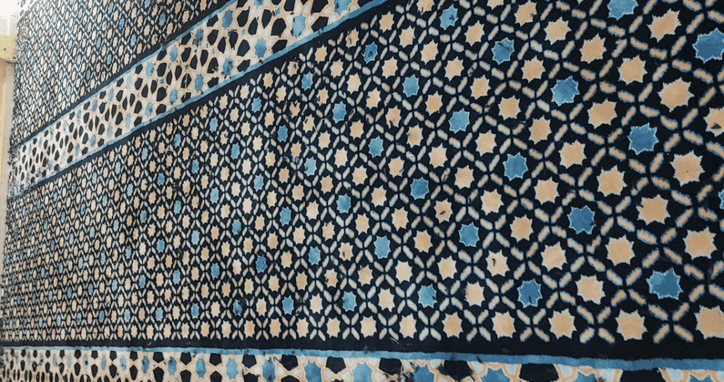Karpet Premium Warna Biru di Masjid Kariah Kampung Kuala Pajam