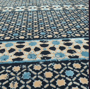 Karpet Premium Warna Biru di Masjid Kariah Kampung Kuala Pajam Gambar Karpet