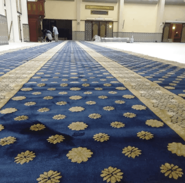 Sesi Pemasangan Karpet Masjid Manjalara daripada pasukan nusantara